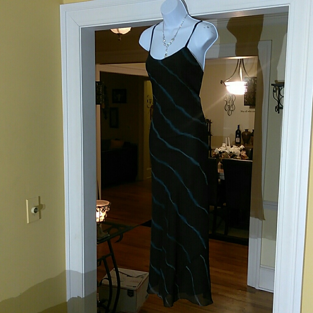 HokuspoKus ladies black and silver maxi